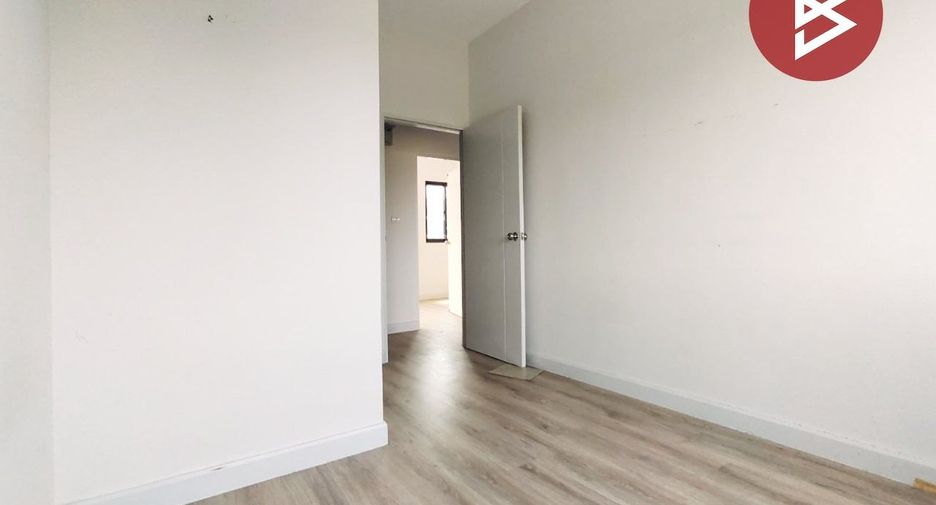 Продажа 3 спальни таунхаус в Mueang Pathum Thani, Патумтани