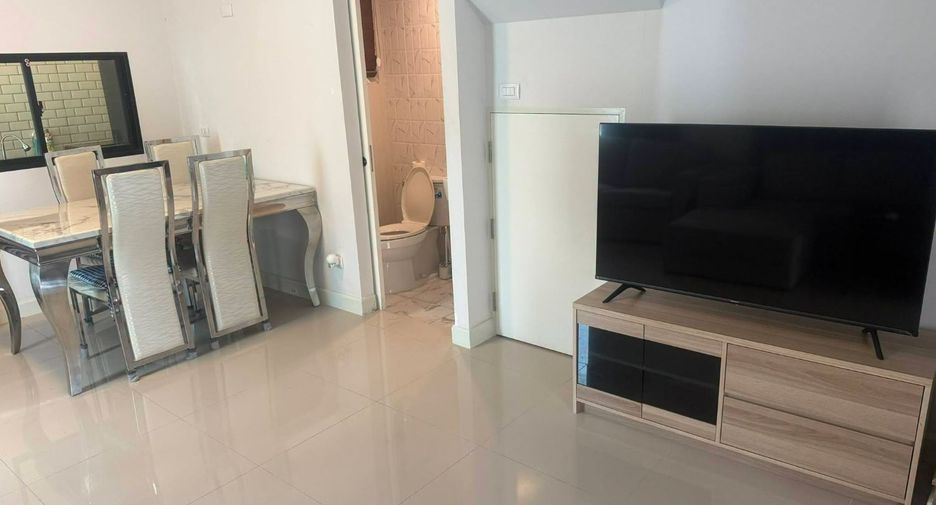 For rent 3 bedrooms townhouse in Prawet, Bangkok