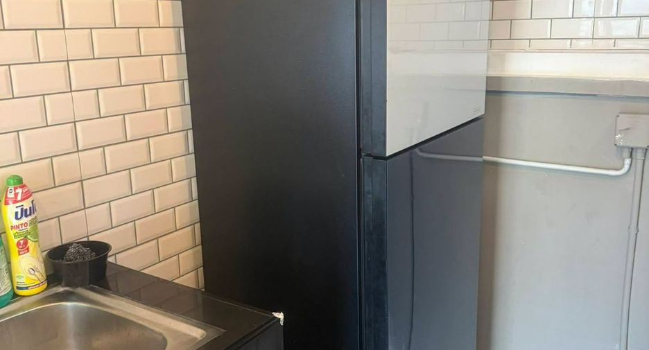 For rent 3 bedrooms townhouse in Prawet, Bangkok