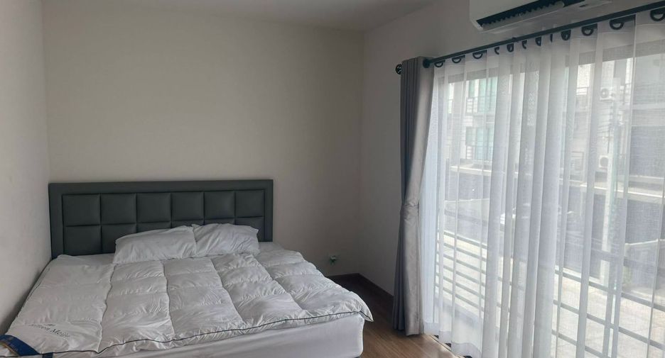 For rent 3 bedrooms townhouse in Prawet, Bangkok