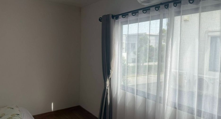 For rent 3 bedrooms townhouse in Prawet, Bangkok
