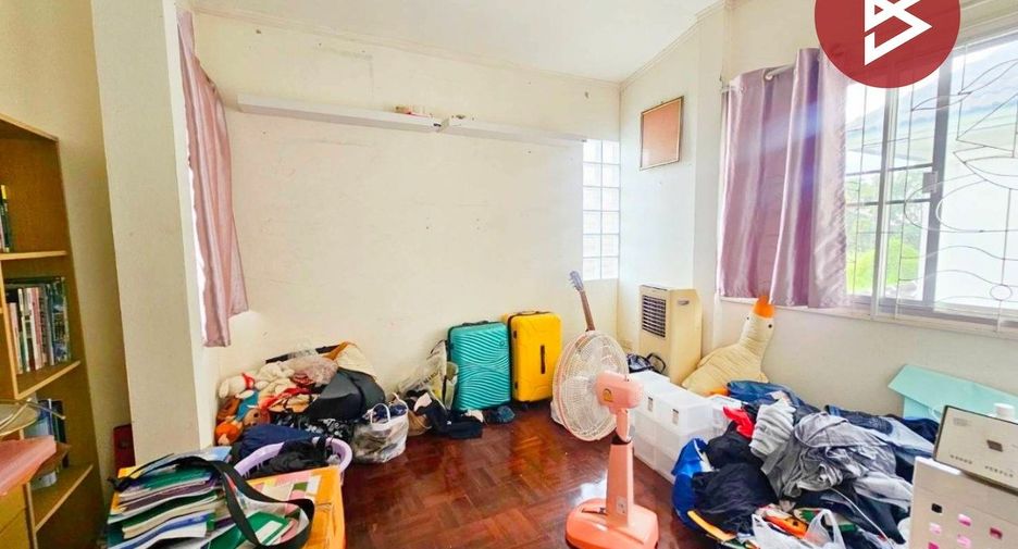 For sale 4 bedrooms house in Khlong Sam Wa, Bangkok