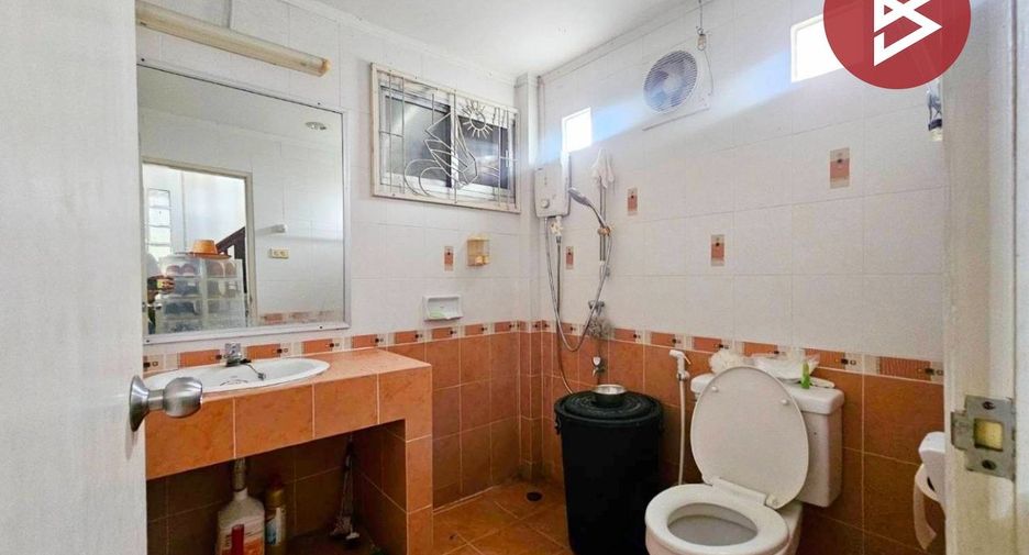 For sale 4 bedrooms house in Khlong Sam Wa, Bangkok
