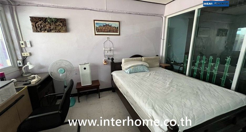Reihenhaus zum Kauf mit 2 Zimmer in Mueang Samut Prakan, Samut Prakan