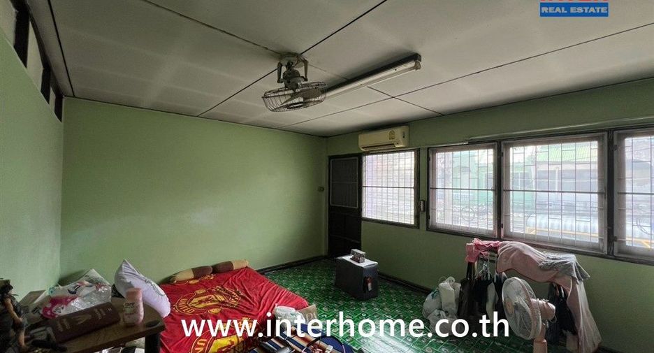 Reihenhaus zum Kauf mit 2 Zimmer in Mueang Samut Prakan, Samut Prakan