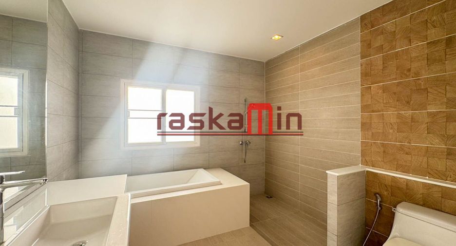 Продажа 3 спальни дом в Банг Ламунг, Чонбури