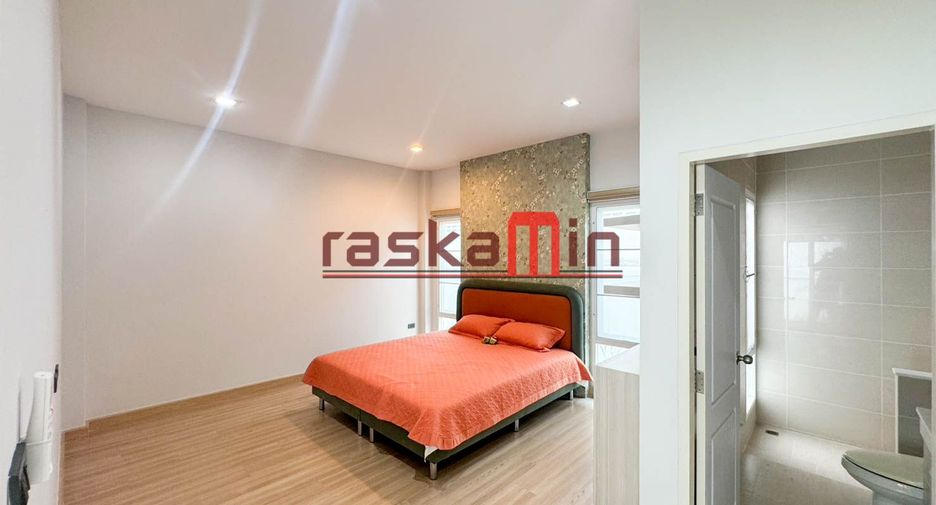 Продажа 3 спальни дом в Банг Ламунг, Чонбури