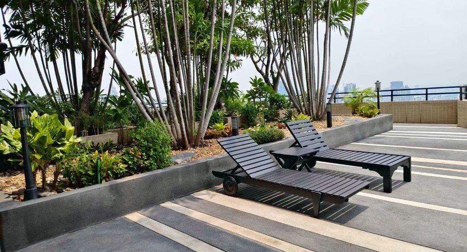 Condo en alquiler de 2 habitaciones en Khlong Toei, Bangkok