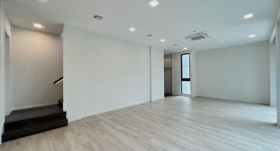 出租 4 卧室 独立屋 在 Saphan Sung, 曼谷