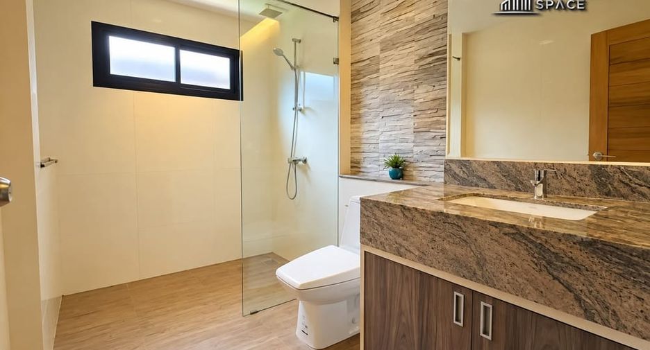 For rent 3 ベッドルーム villa in Huay Yai, Pattaya