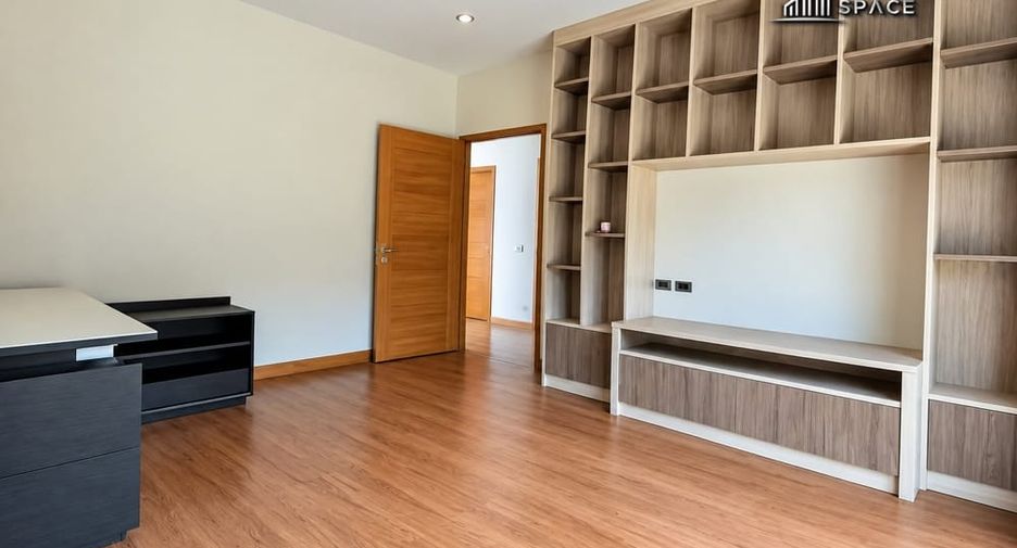For rent 3 ベッドルーム villa in Huay Yai, Pattaya