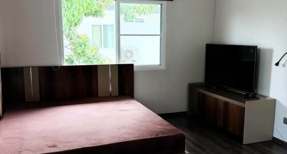 Haus zur Miete mit 4 Zimmer in Bang Phli, Samut Prakan