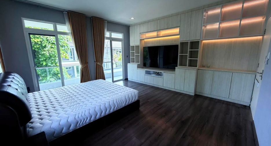 Haus zur Miete mit 4 Zimmer in Bang Phli, Samut Prakan