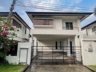 Haus zur Miete mit 3 Zimmer in Prawet, Bangkok