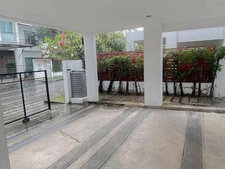 Haus zur Miete mit 3 Zimmer in Prawet, Bangkok