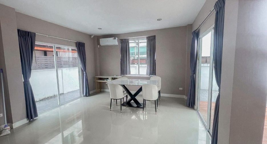 Haus zur Miete mit 3 Zimmer in Prawet, Bangkok
