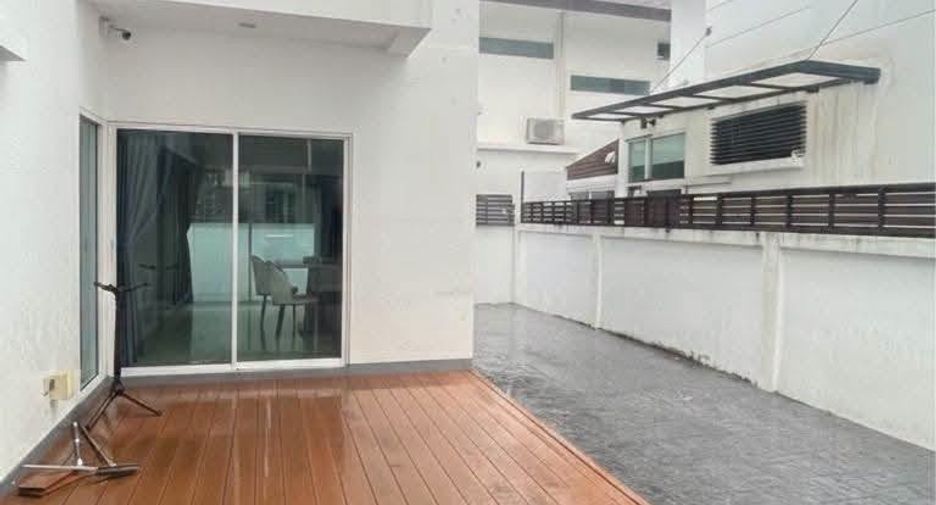 Haus zur Miete mit 3 Zimmer in Prawet, Bangkok