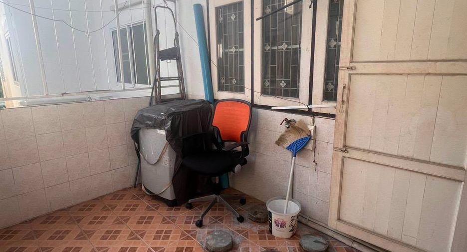 Reihenhaus zur Miete mit 4 Zimmer in Suan Luang, Bangkok