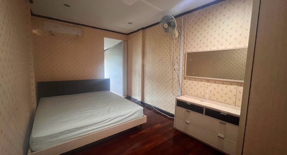 Reihenhaus zur Miete mit 4 Zimmer in Suan Luang, Bangkok