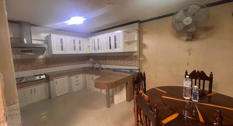 Reihenhaus zur Miete mit 4 Zimmer in Suan Luang, Bangkok