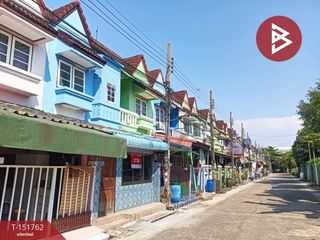 Casa adosada en venta de 2 habitaciones en Phra Pradaeng, Samut Prakan