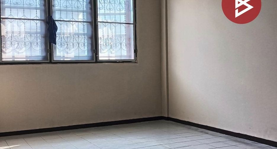 Casa adosada en venta de 2 habitaciones en Phra Pradaeng, Samut Prakan