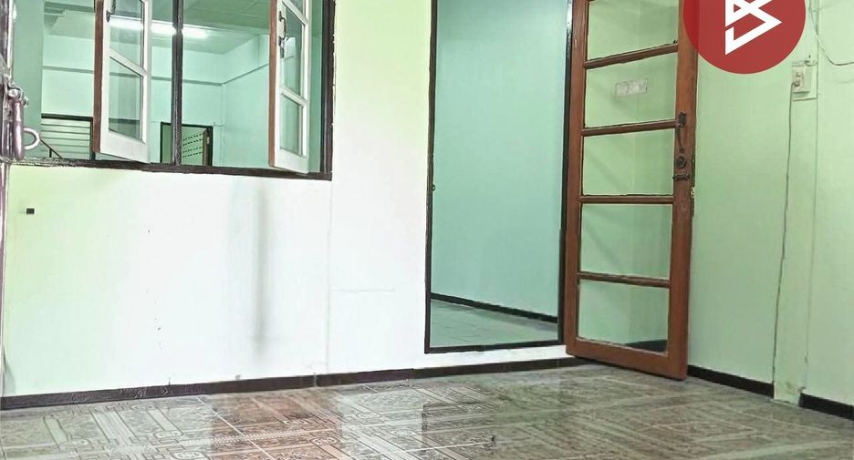 Casa adosada en venta de 2 habitaciones en Phra Pradaeng, Samut Prakan