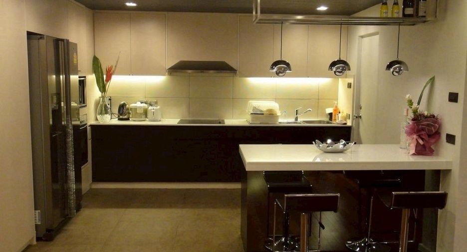 For rent 2 ベッドルーム condo in Yan Nawa, Bangkok