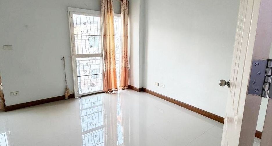 Продажа 3 спальни таунхаус в Mueang Samut Sakhon, Самутсакхон