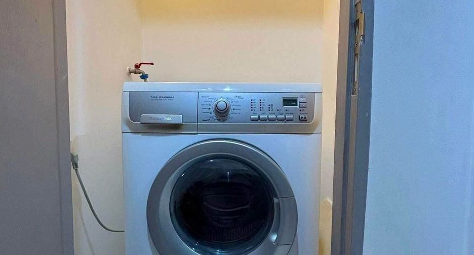 For rent 1 bed condo in Phra Khanong, Bangkok