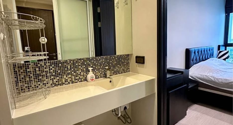 For rent 1 bed condo in Khlong Toei, Bangkok