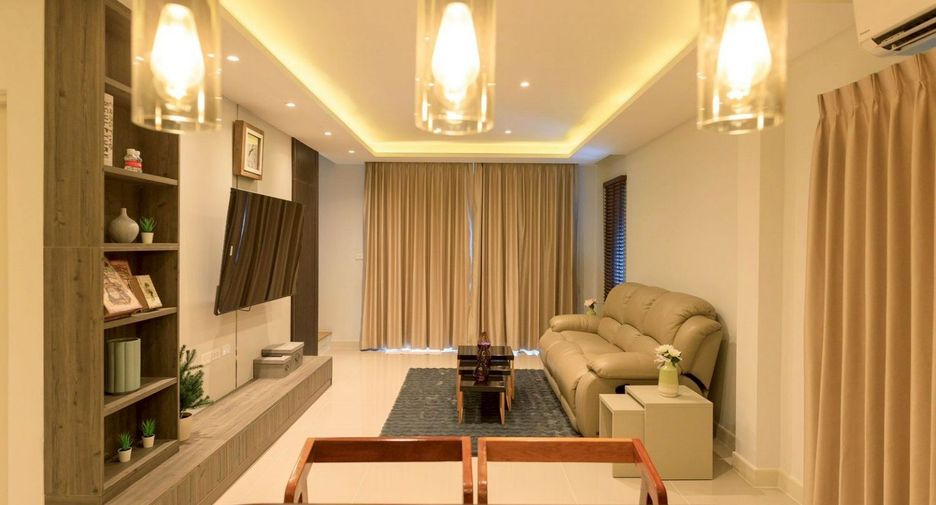 Аренда 4 спальни таунхаус в Bang Phli, Самутпракан