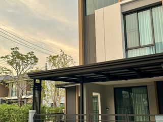 Аренда 4 спальни таунхаус в Bang Phli, Самутпракан