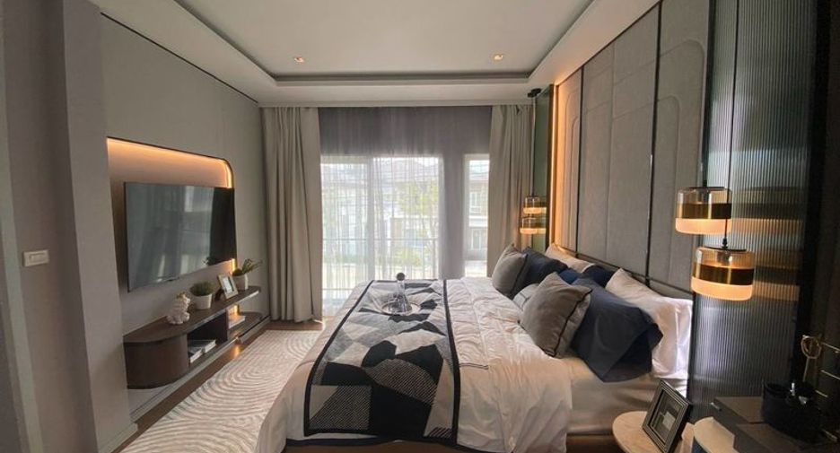 For rent 3 bedrooms townhouse in Bang Phli, Samut Prakan