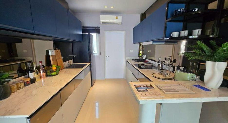 For rent 3 bedrooms townhouse in Bang Phli, Samut Prakan