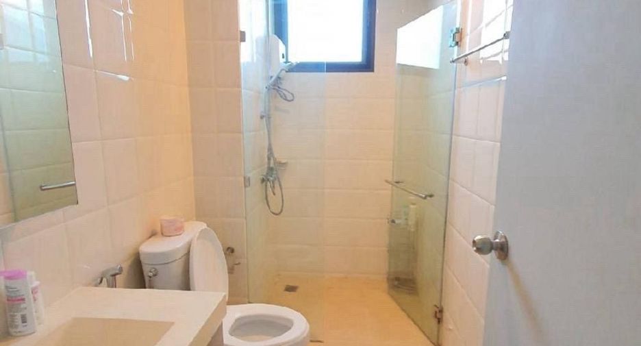 For rent 2 bedrooms condo in Phra Khanong, Bangkok