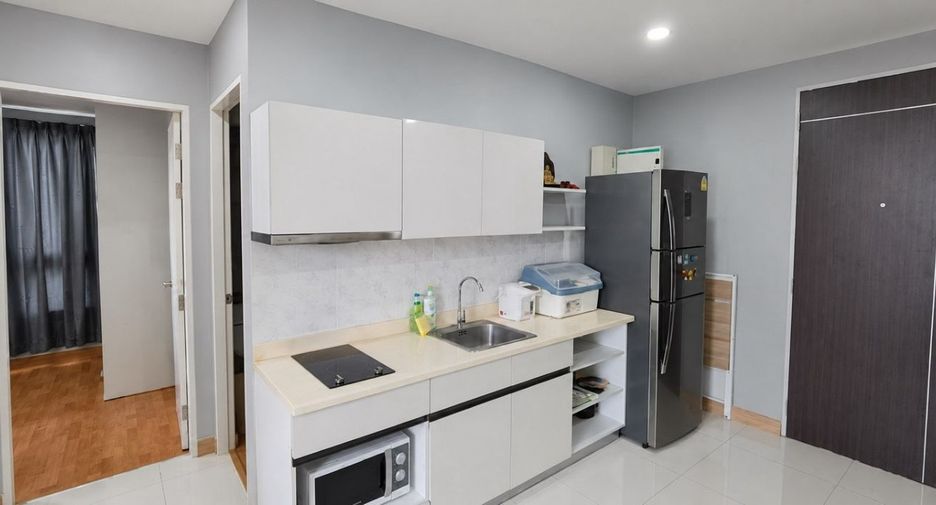 For rent 2 bedrooms condo in Phra Khanong, Bangkok