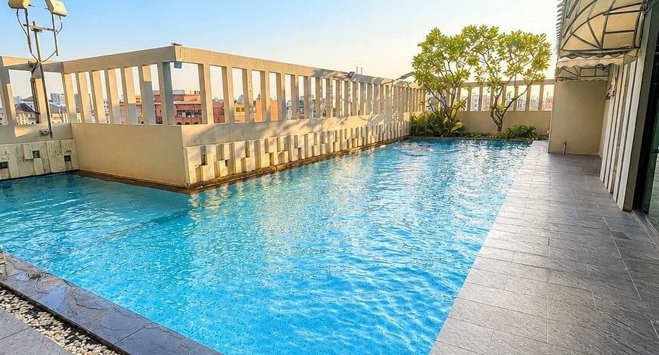 For rent 2 bedrooms condo in Phra Khanong, Bangkok