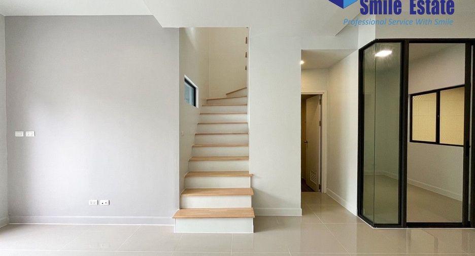 À vendre 4 chambres maison de ville à Bang Phli, Samut Prakan