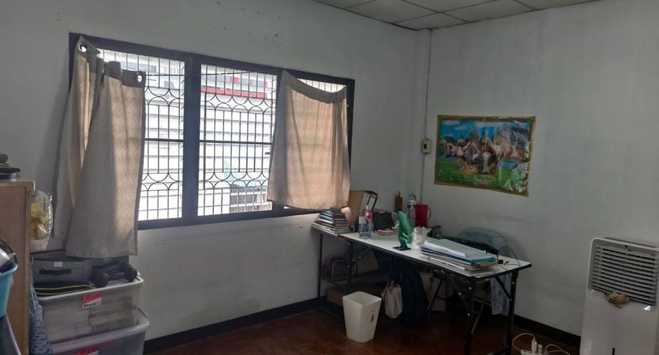 For sale 4 bedrooms house in Bang Khen, Bangkok