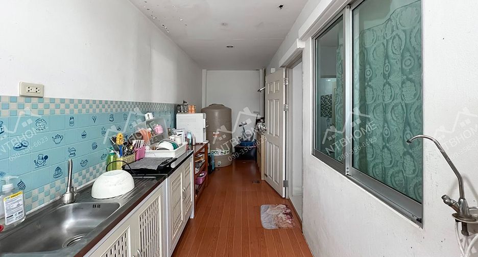 À vendre 3 chambres maison de ville à Mueang Pathum Thani, Pathum Thani