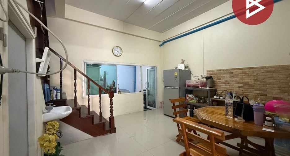 Casa adosada en venta de 5 habitaciones en Mueang Nakhon Pathom, Nakhon Pathom