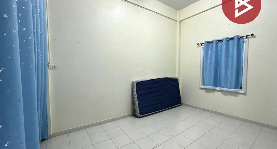Casa adosada en venta de 5 habitaciones en Mueang Nakhon Pathom, Nakhon Pathom