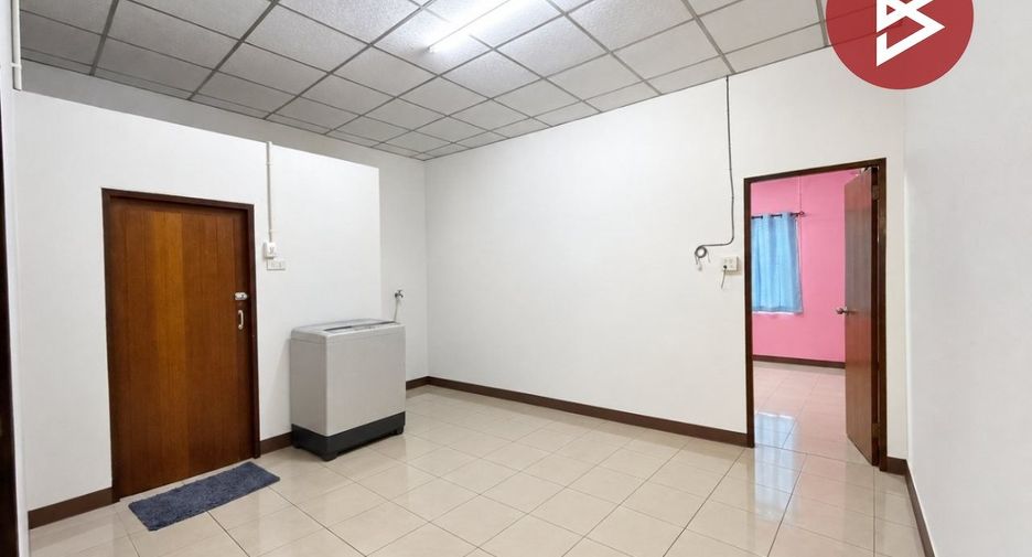 Casa adosada en venta de 5 habitaciones en Mueang Nakhon Pathom, Nakhon Pathom