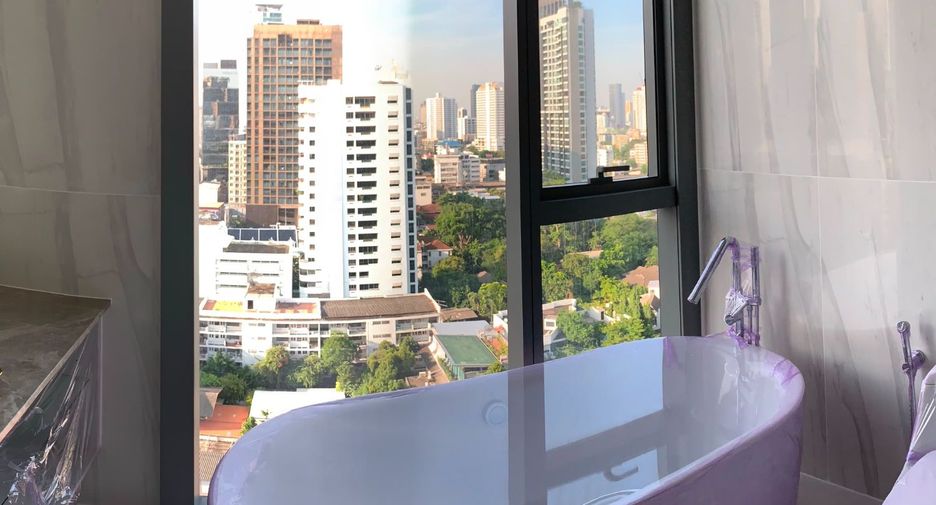 Condo en venta de 2 habitaciones en Khlong Toei, Bangkok
