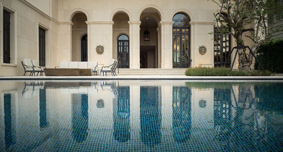 For sale 1 Beds condo in Khlong Toei, Bangkok