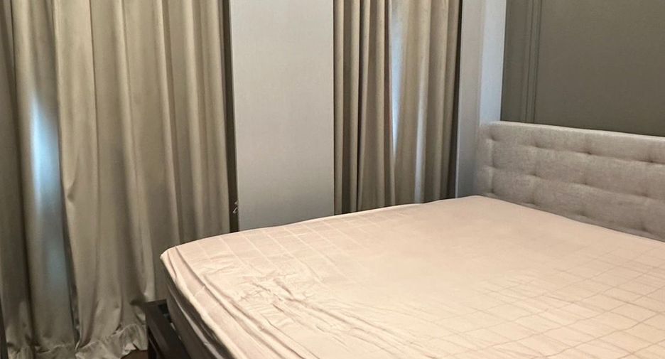 For sale 2 ベッドルーム condo in Khlong Toei, Bangkok