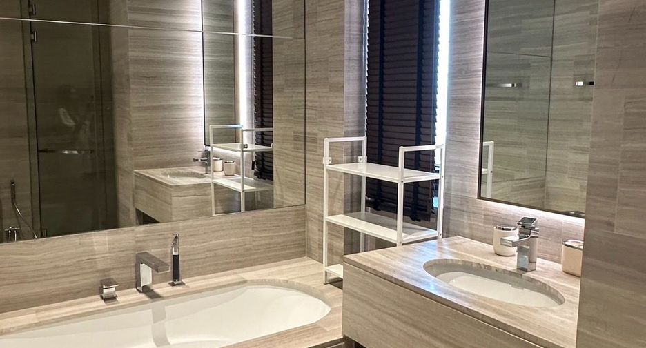 For sale 2 ベッドルーム condo in Khlong Toei, Bangkok