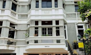 For rent 4 bedrooms townhouse in Watthana, Bangkok