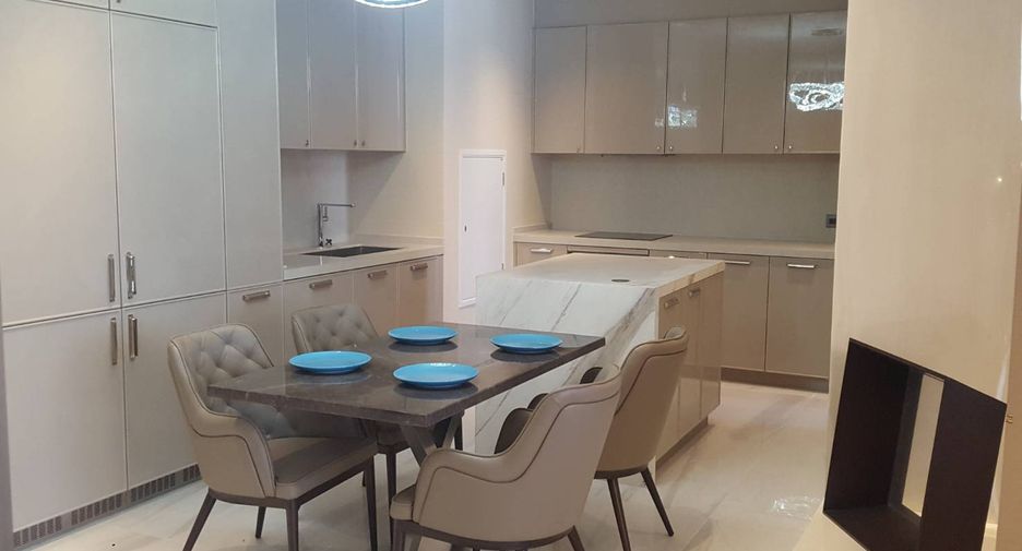 Condo en venta de 2 habitaciones en Khlong Toei, Bangkok